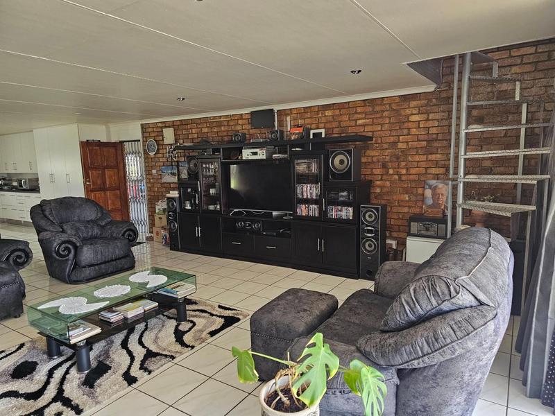 3 Bedroom Property for Sale in Oranjeville Free State